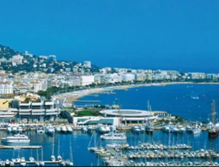 Apartment By The Port *